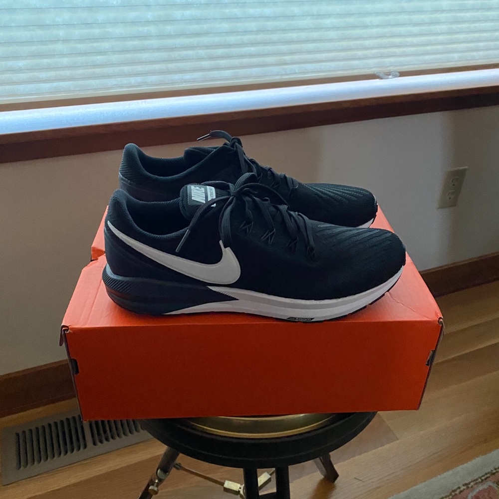 Nike Air Zoom Structure 22